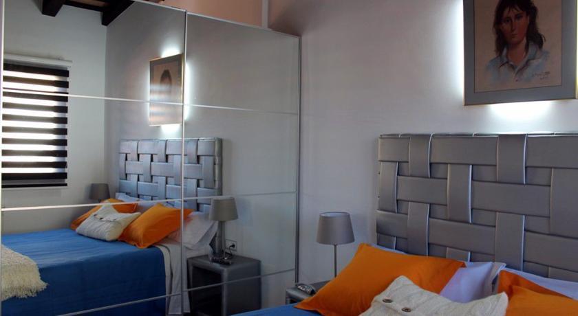 Apartaments Y Habitacions Entre Volcans โอลอต ห้อง รูปภาพ